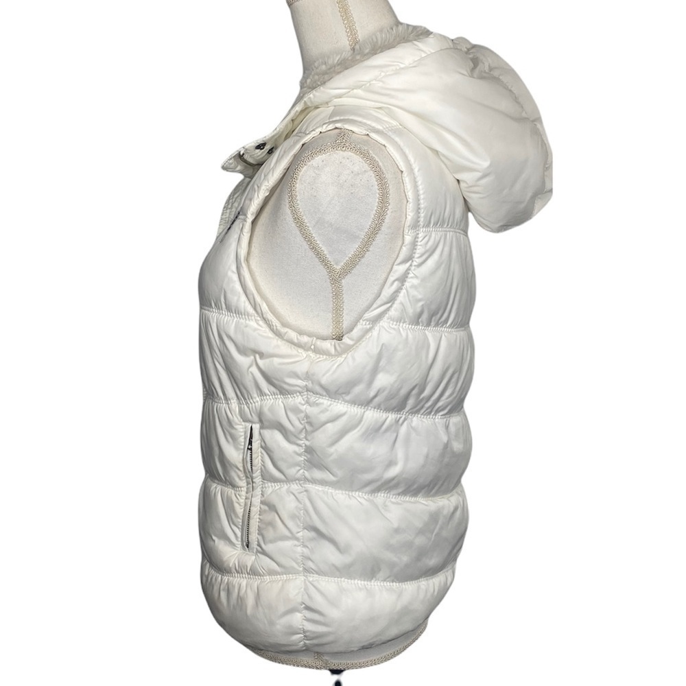 American Eagle Puffer Hooded Lined Vest - Picture 7 of 13